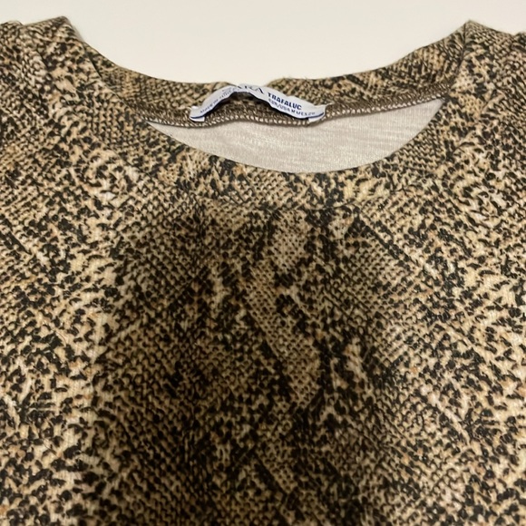 ZARA stretchable shirt - Picture 4 of 4